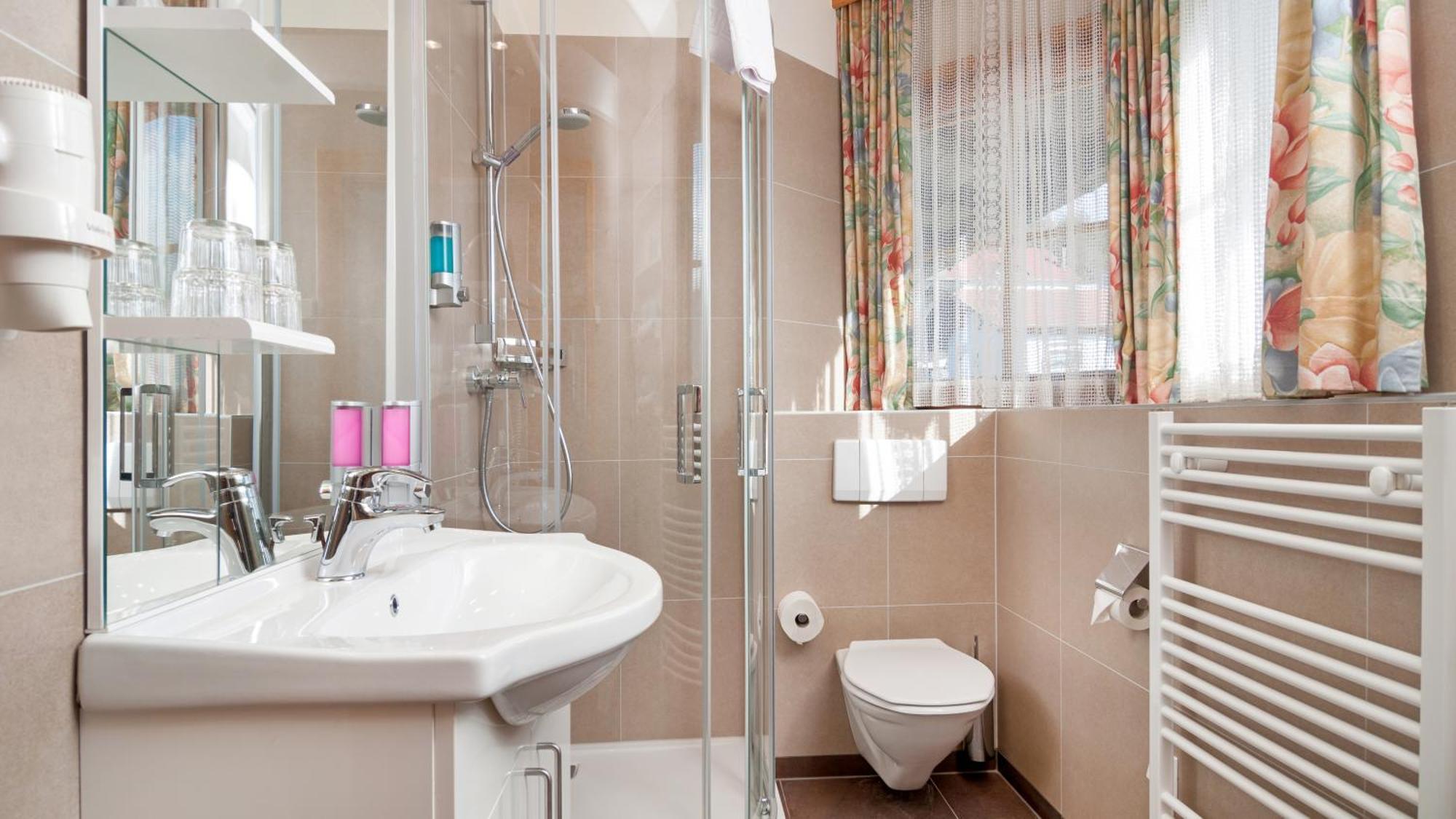 Erlebnis-Hotel-Appartements Латшах-обер-дем-Факер-Зе Экстерьер фото