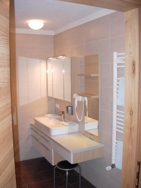 Erlebnis-Hotel-Appartements Латшах-обер-дем-Факер-Зе Номер фото